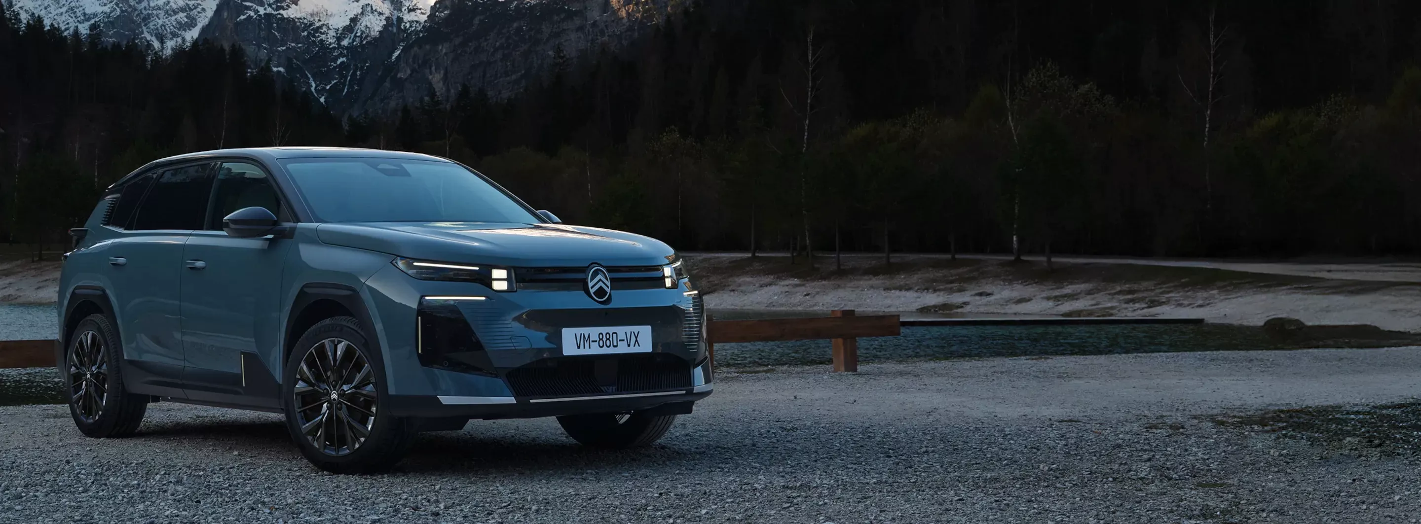 Nowy Citroen C5 Aircross 2025 - hybrydowy i elektryczny - jaka cena?