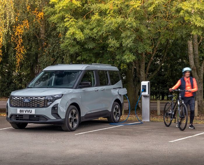 Nowy Ford E-Tourneo Courier 2025 - Cena w Polsce