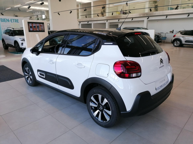 Citroen C3 w salonie samochodowym