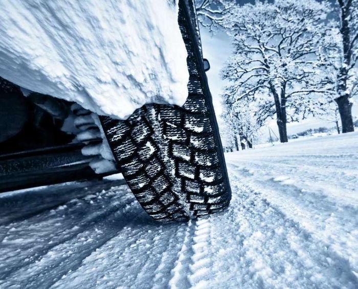 ZIMA ZA ZAKRĘTEM. JAK DBAĆ O AUTO W MROŹNE DNI?