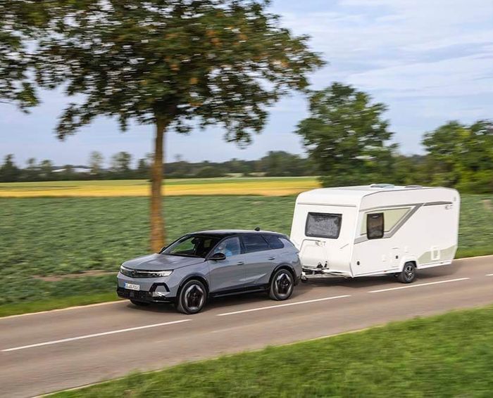 Większe możliwości holowania z napędem AWD – Opel Grandland Electric AWD