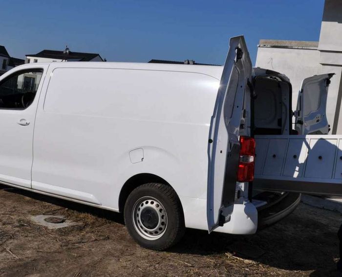 SAMOCHÓD TYGODNIA RENT A CAR: OPEL VIVARO