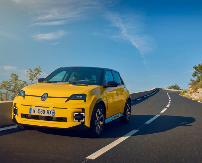 Renault 5 E-TECH ELECTRIC i ALPINE A290 finalistami konkursu SAMOCHÓD ROKU 2025