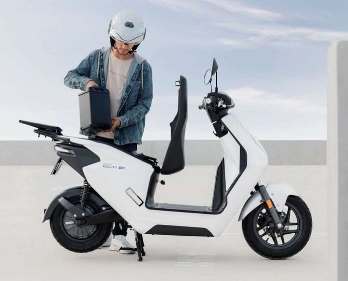 ELEKTRYFIKACJA, CZYLI TREND HONDY TAKŻE WŚRÓD MOTOCYKLI