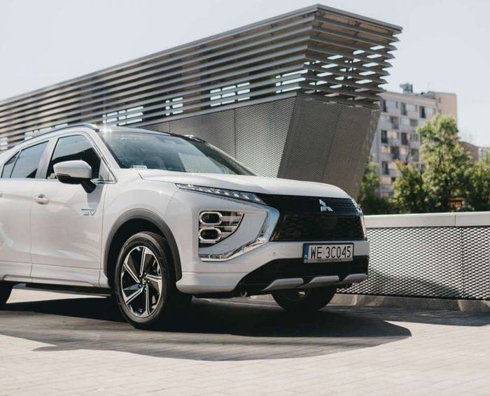DOSTĘPNE OD RĘKI MITSUBISHI ECLIPSE CROSS PHEV Z RABATEM DO 35 000 PLN