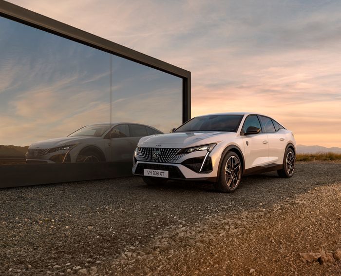 Peugeot otwiera zamówienia na Polskim rynku, na nowego, elektrycznego Peugeot E-408 - Cena 