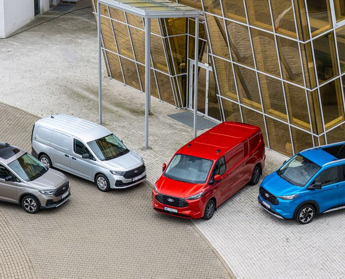 Cztery modele Ford Pro z napędem Plug-In Hybrid