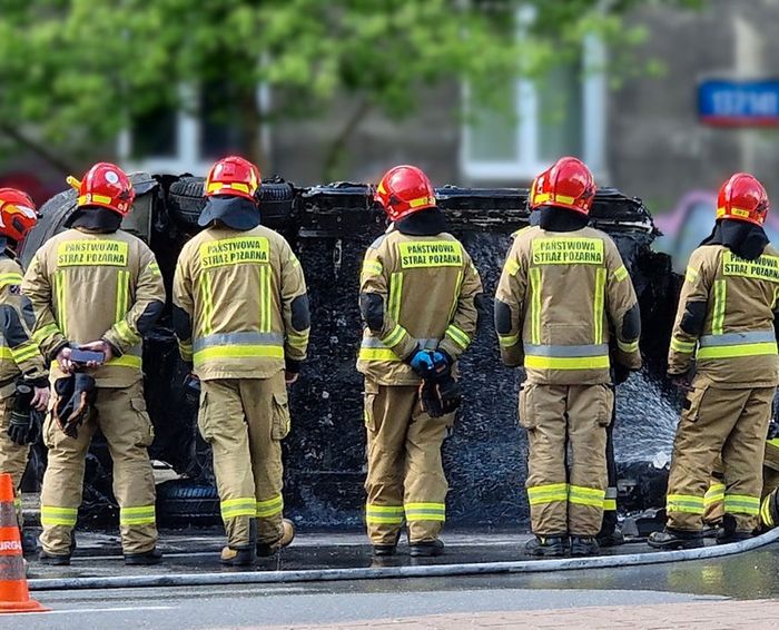 Płonący elektryk? Fakty i mity na temat samochodów elektrycznych 