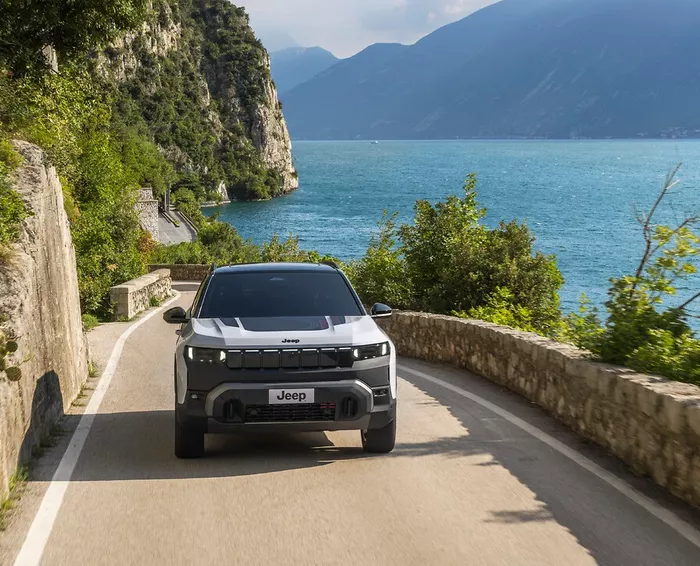 Czy warto kupić samochód z napędem 4x4? AWD vs FWD - różnice, koszty i zastosowanie