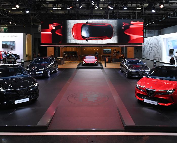 Alfa Romeo Junior debiutuje w Paryżu w wersji IBRIDA -  Najszersza gama w segmencie