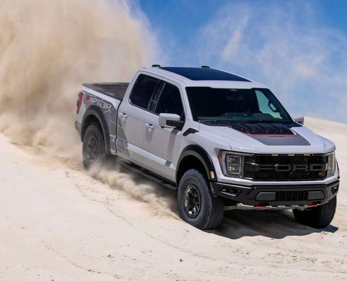 NOWY FORD F-150 RAPTOR R 2023 MA AŻ 700 KONI MECHANICZNYCH