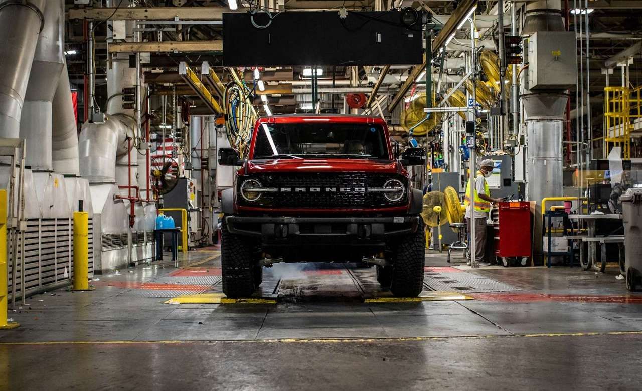 RUSZYŁA PRODUKCJA NOWEGO FORDA BRONCO GRUPA GEZET