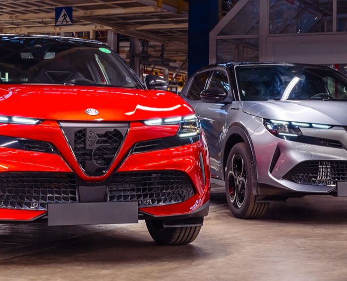 Ruszyła produkcja w pełni zelektryfikowanych i hybrydowych wersji Alfy Romeo Junior