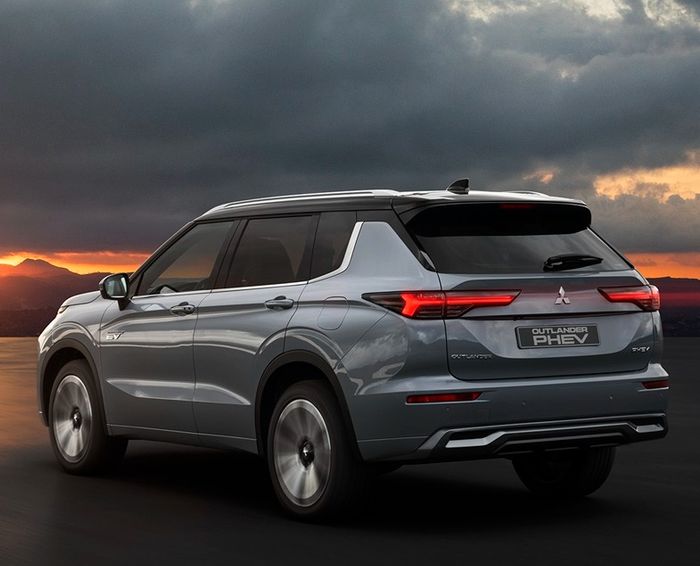 Nowy Mitsubishi Outlander PHEV 2025